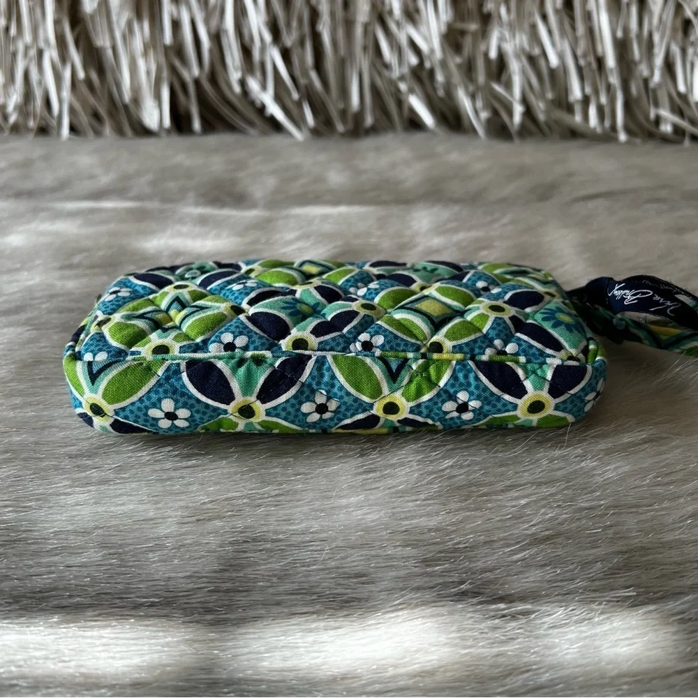 VERA BRADLEY Daisy Daisy 2008 Wristlet Lippie USA Pouch Zipper Green Blue Floral